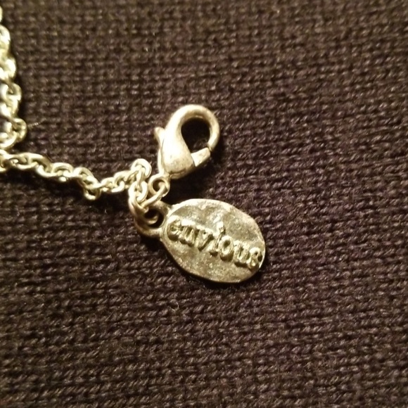 Envious Clover Necklace - Picture 4 of 8